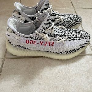 Yeezy 350 zebra